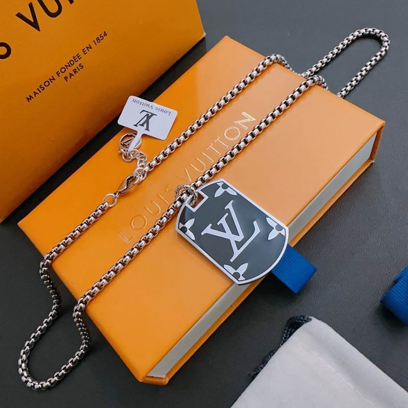 LV Necklace 03lyr337